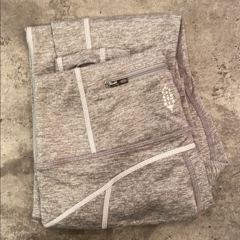 High Rise 7/8 You’re A Peach Leggings- Gray
